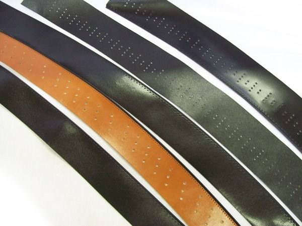 Alludi marocchini in pelle nera e color cuoio
